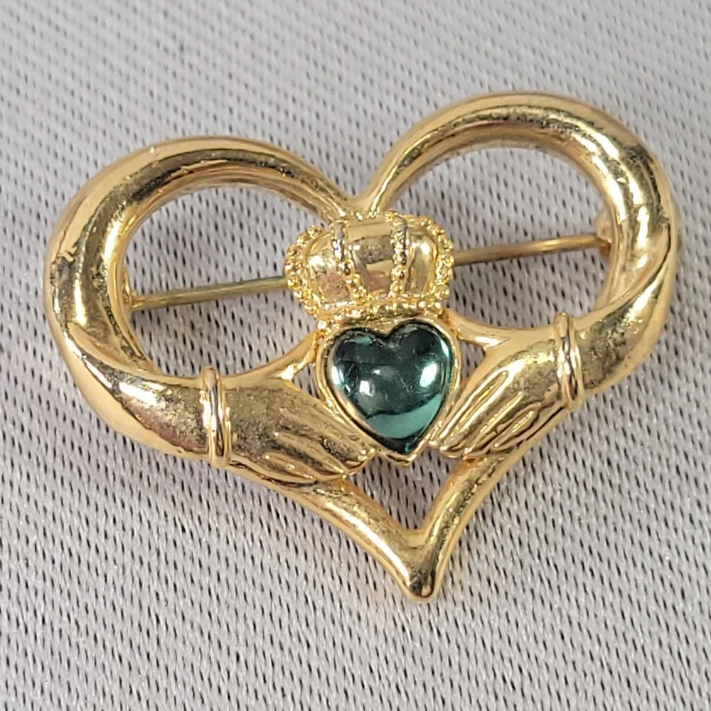 Avon NR Nina Ricci Claddagh Heart Brooch Gold Tone Aqua Rhinestone Pin Irish